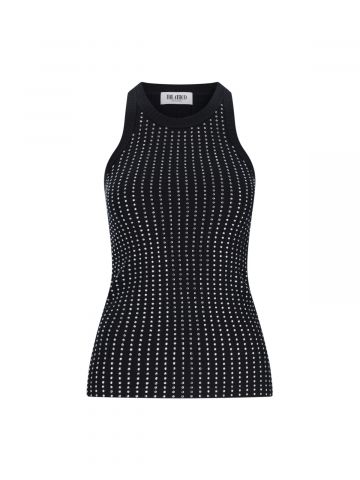 توب أسود على شكل أتيكو.