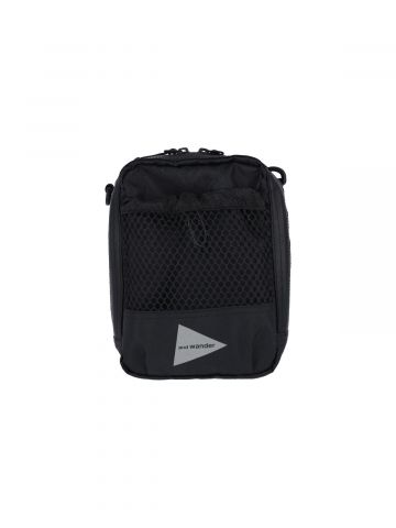 تجوّل و تجوال الحقائب.. أسود